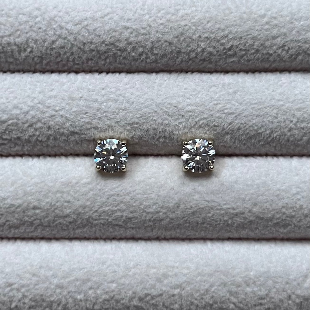 E019 | 14K Gold Moissanite Studs